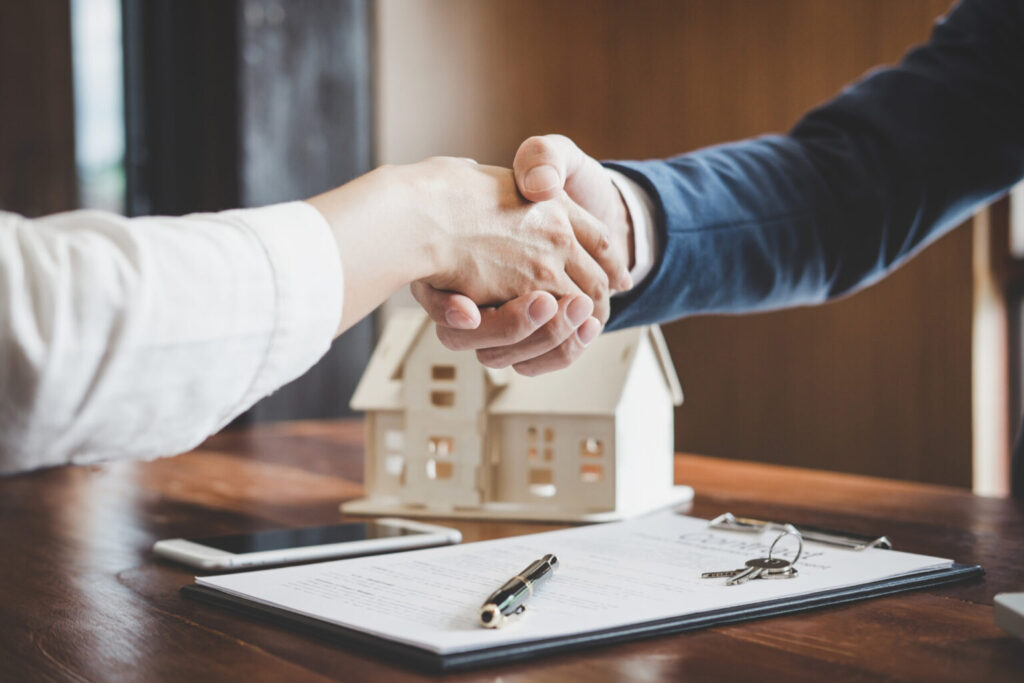 Real Estate Agent in Woodland Hills